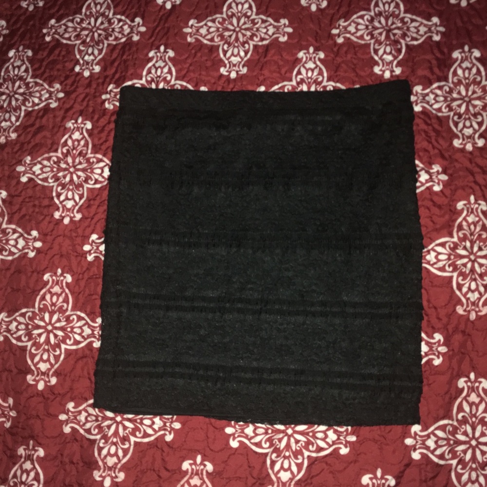 Black laced skirt